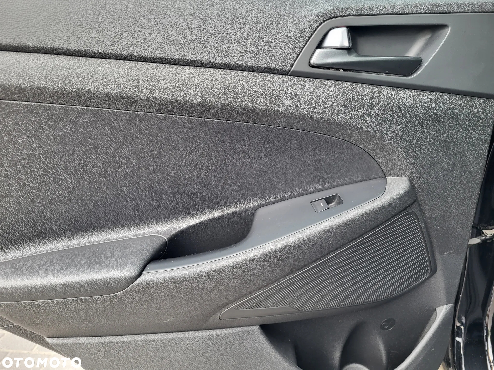 Hyundai Tucson 1.6 GDI BlueDrive GO 2WD - 25