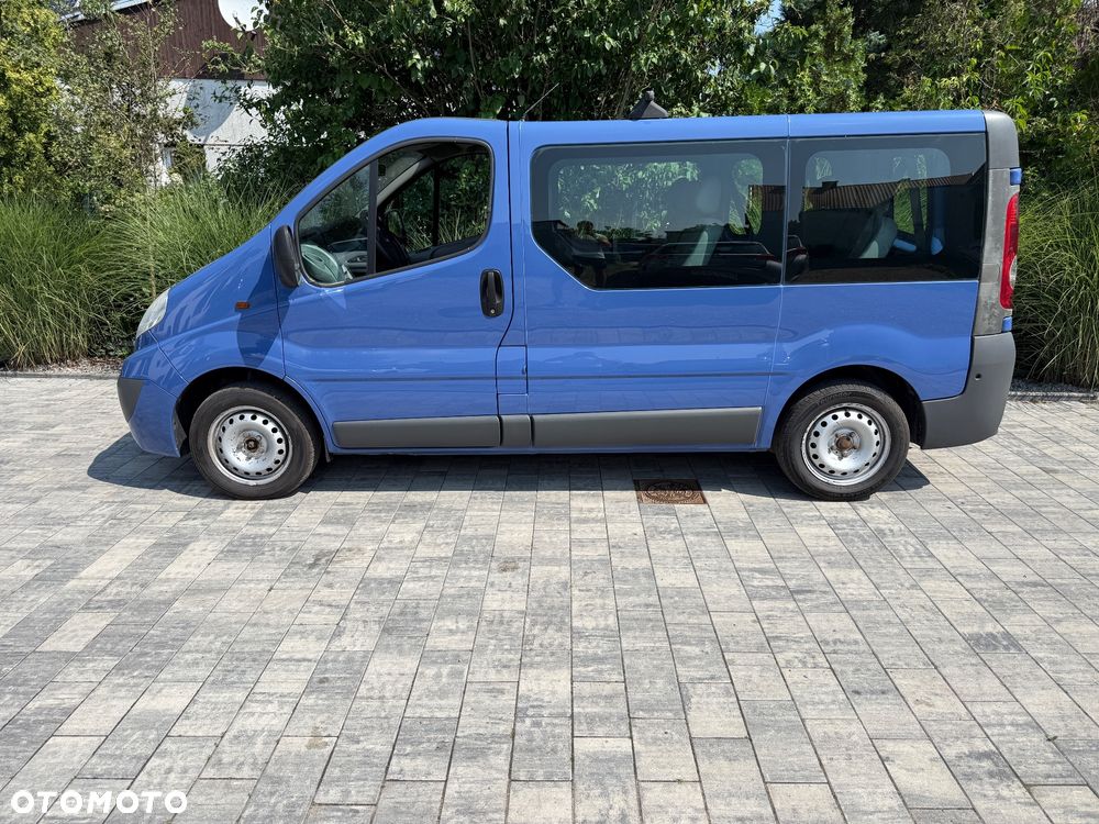 Opel Vivaro - 8
