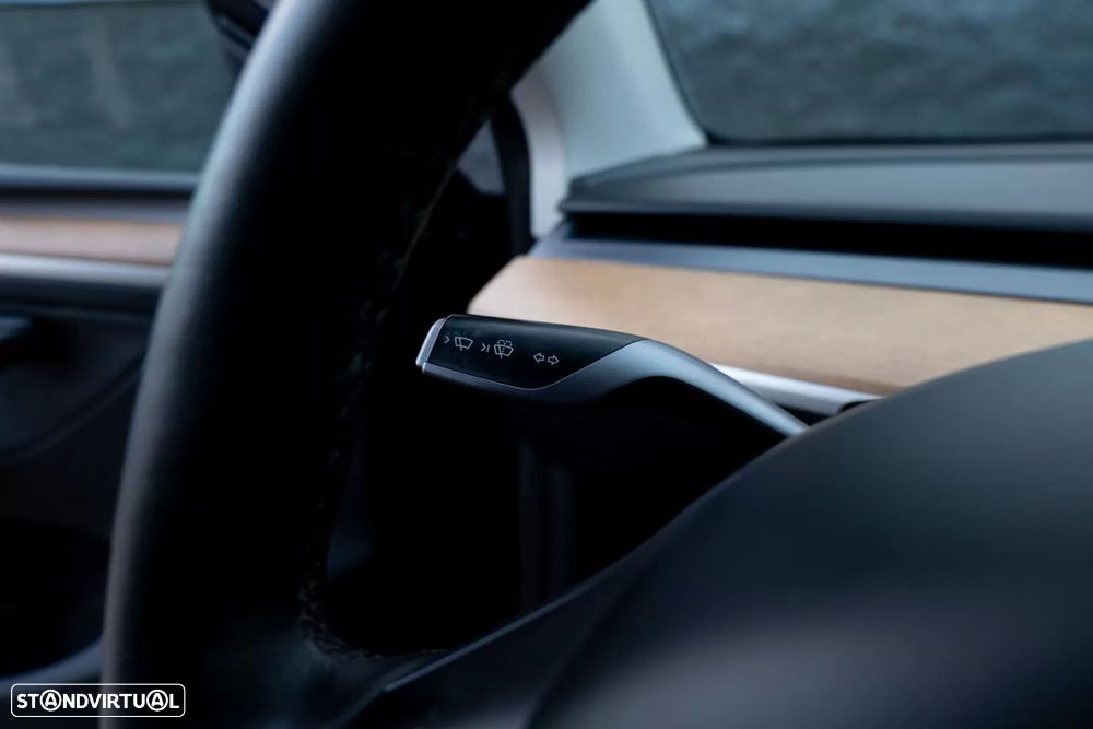 Tesla Model Y Performance Tração Integral - 17