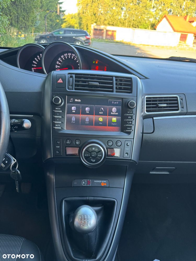 Toyota Verso 1.8 Sol plus NAVI 7os - 27