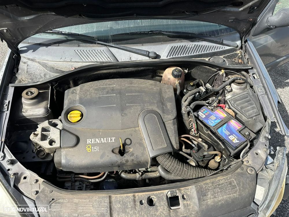 Renault Clio 1.5D 3 Portas de 2002 para peças - 8
