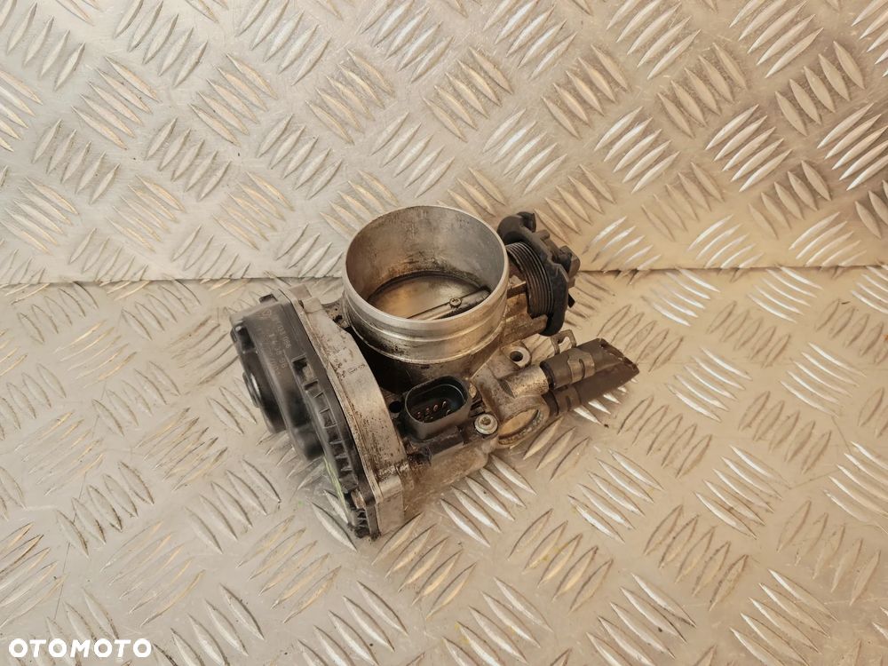 Przepustnica VW Audi Seat Skoda 97-06r. 2.3 VR5  021133066 - 6