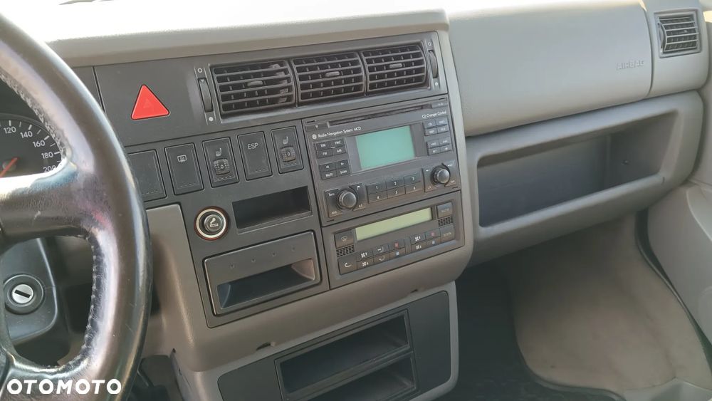 Volkswagen Multivan - 15