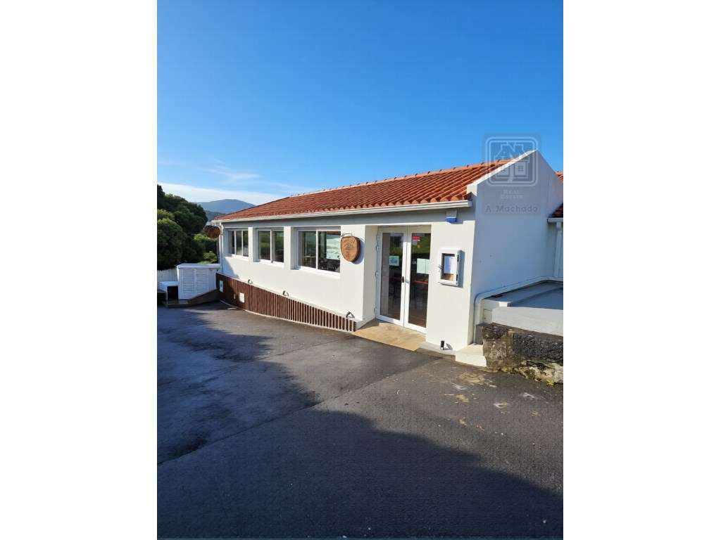 Edifício com BAR RESTAURANTE à beira mar para VENDA - Lajes do Pico... - Grande imagem: 3/22