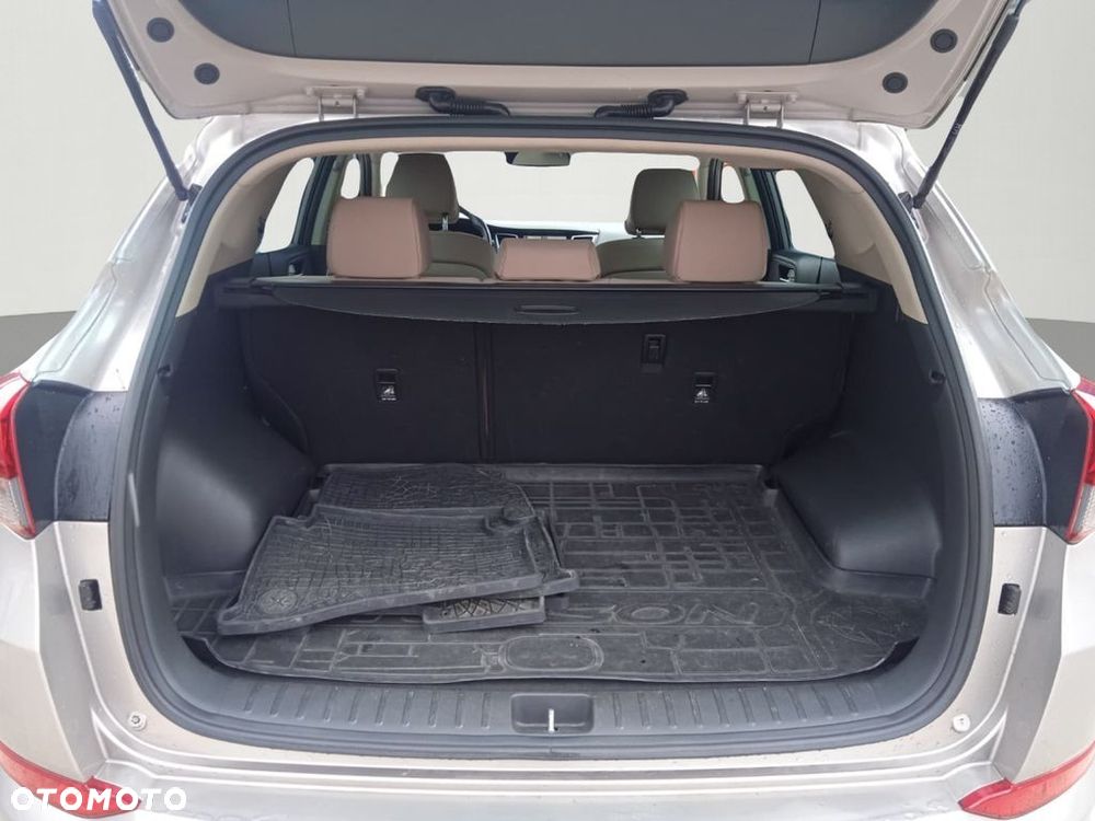 Hyundai Tucson 1.7 CRDI BlueDrive Style 2WD DCT - 32