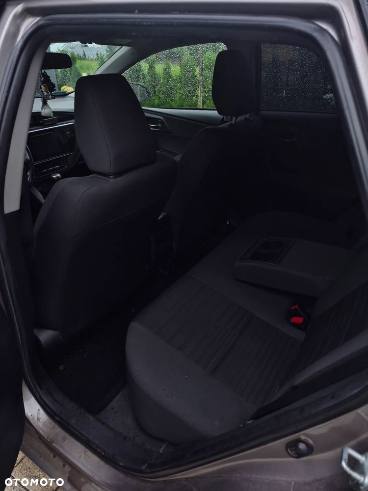 Toyota Auris 1.6 D-4D Dynamic - 8