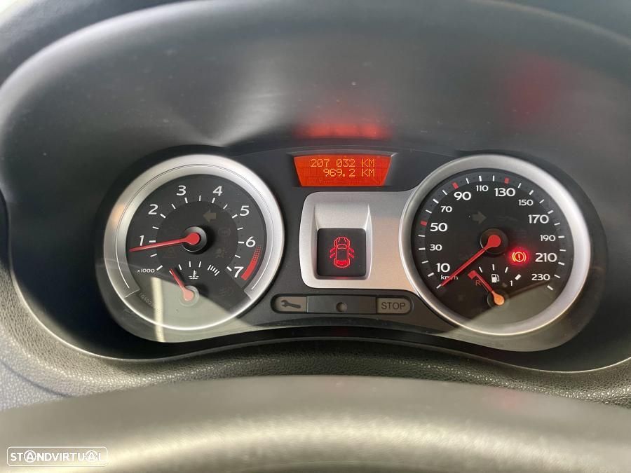 Renault Clio 1.2 16V Confort - 7