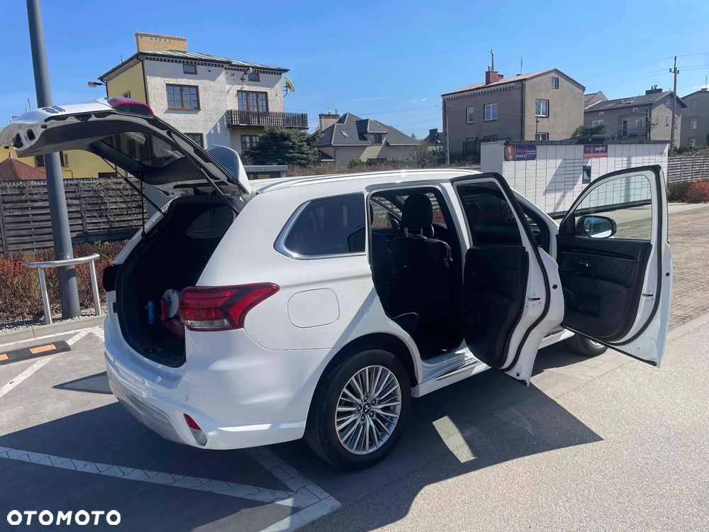 Mitsubishi Outlander - 13