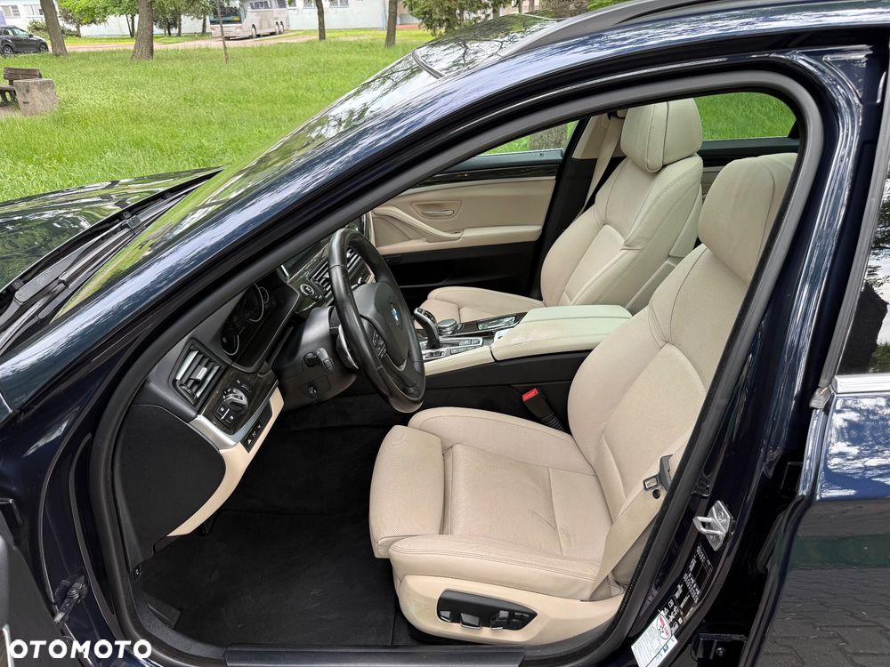 BMW Seria 5 530d xDrive Luxury Line - 23