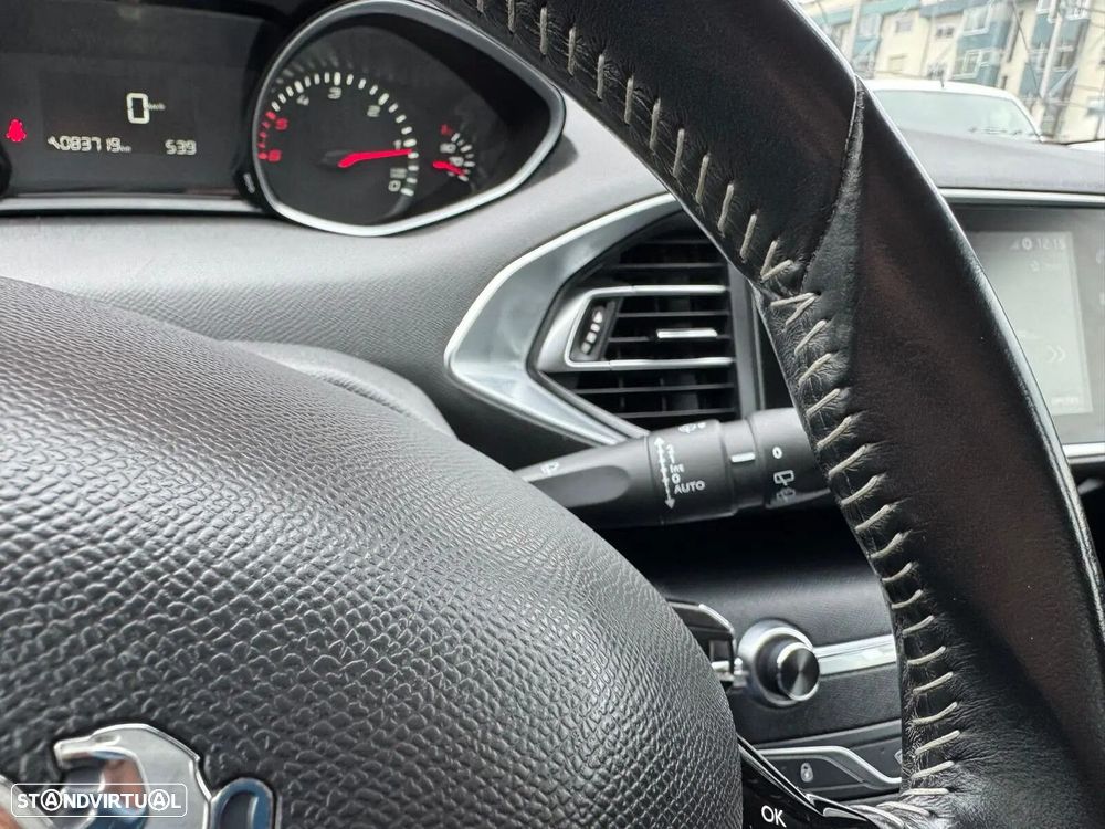 Peugeot 308 1.5 BlueHDi Active Pack - 26