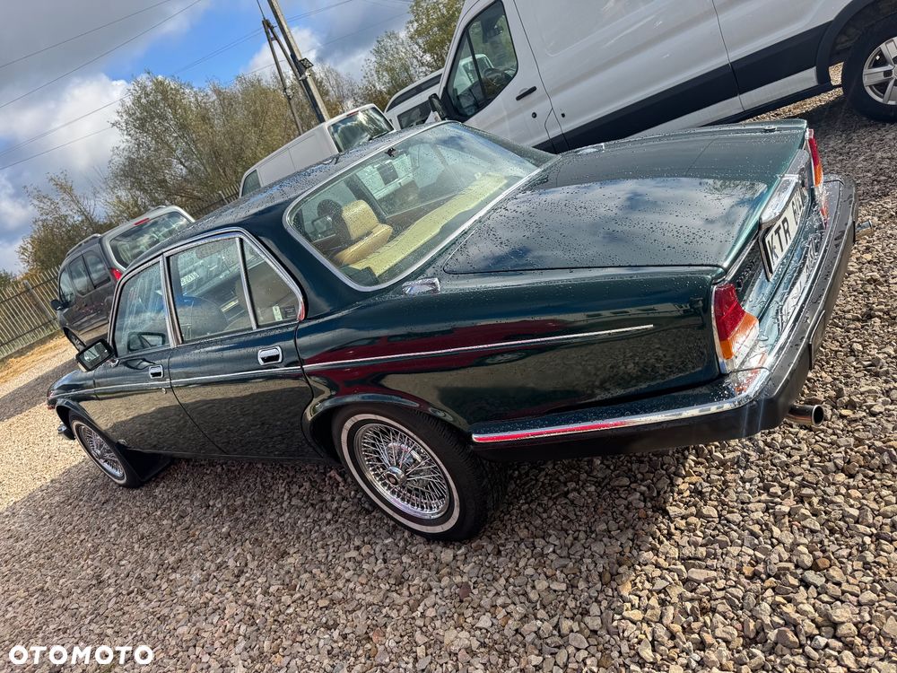 Jaguar XJ - 28