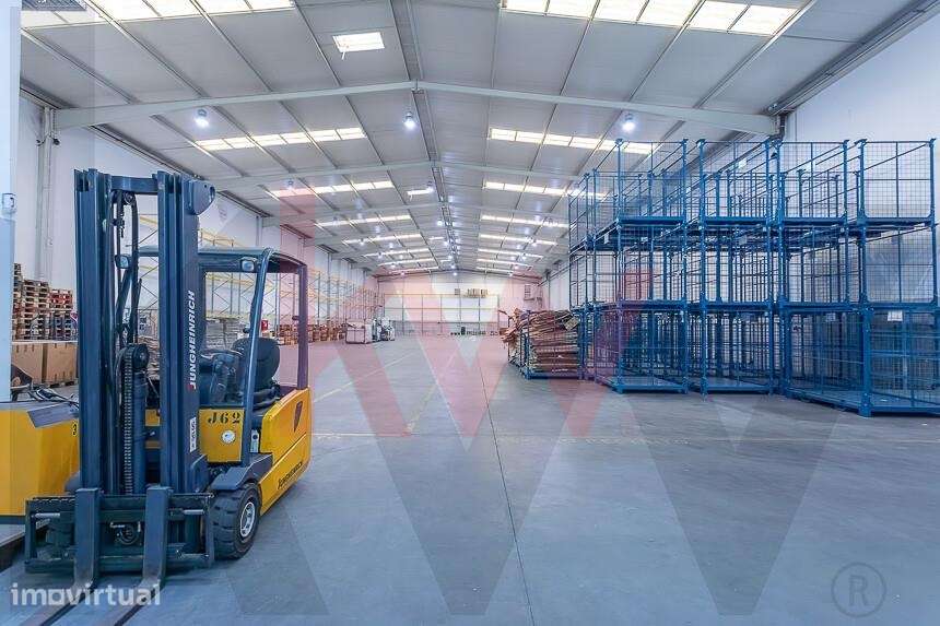 Armazém Industrial em Vialonga | Pé-direito 9m | Luminosidade Natural - Grande imagem: 3/37