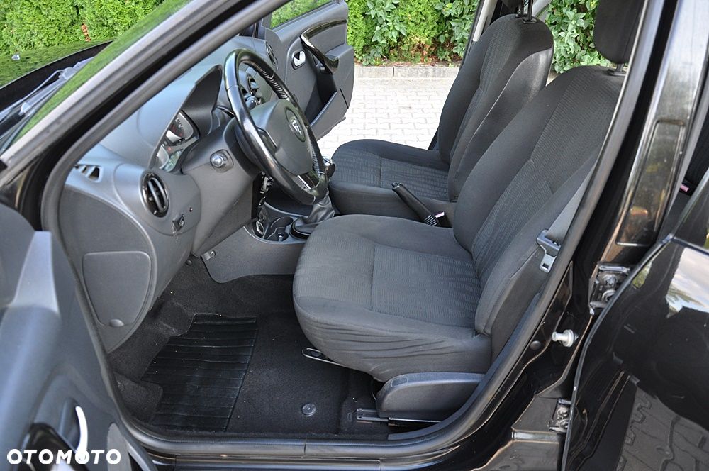 Dacia Duster 1.6 Laureate 4x4 - 23