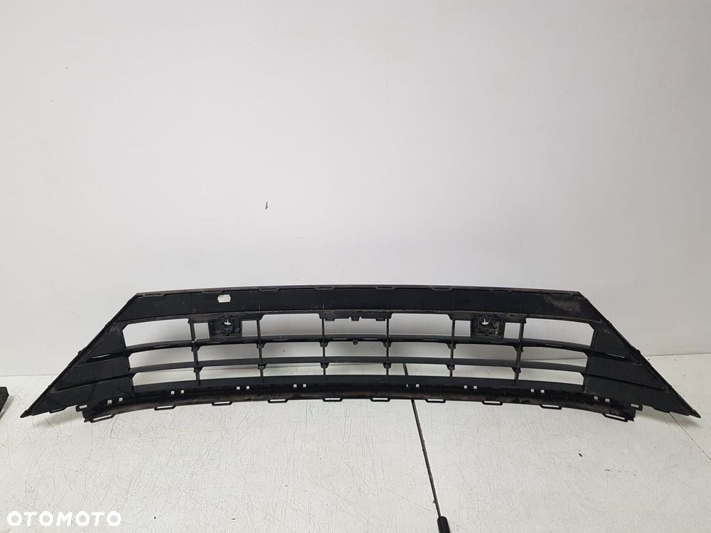 SRODKOWA KRATKA ZDERZAKA PRZEDNIEGO VOLVO XC60 II 2 18-24 31425175 PRZÓD - 8