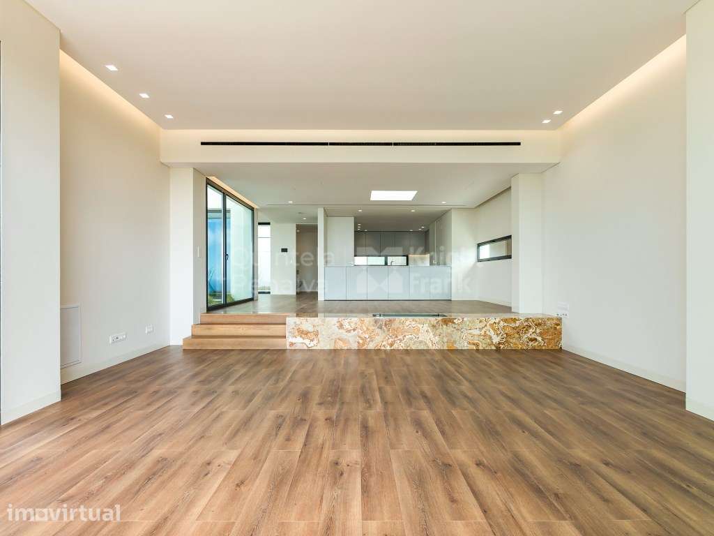 Moradia T4+1 com piscina e vista mar na Azoia em Sintra - Grande imagem: 3/53