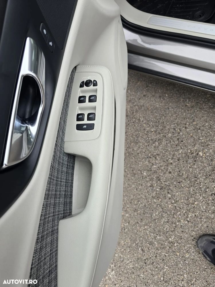 Volvo V60 D4 Momentum - 12