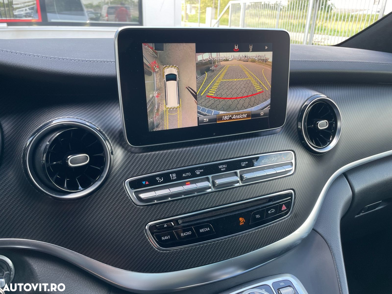 Mercedes-Benz V 300 d lang 4Matic 9G-TRONIC Exclusive - 32