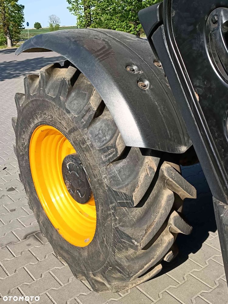 JCB 531-70 Hi-Viz - 12