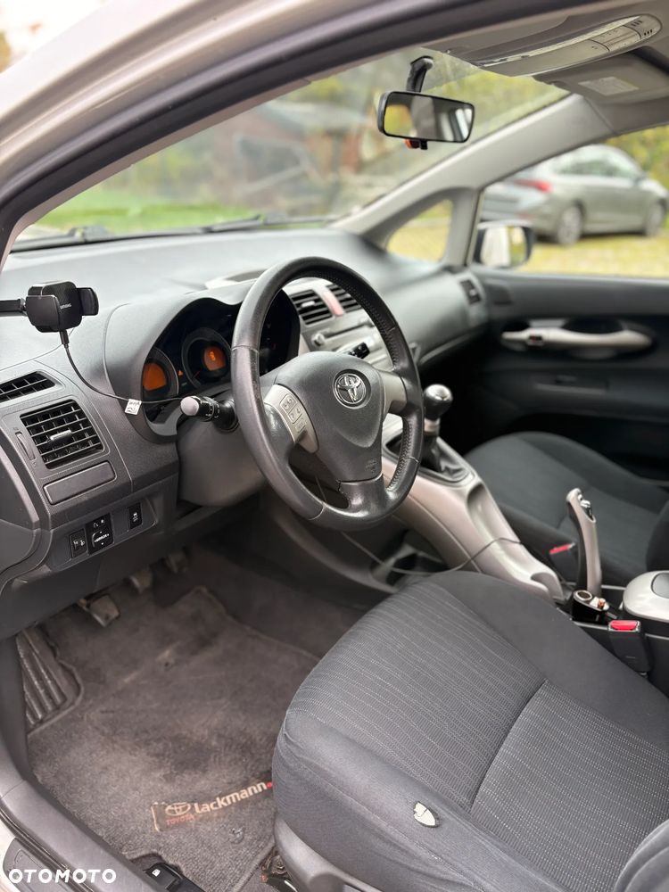 Toyota Auris - 12