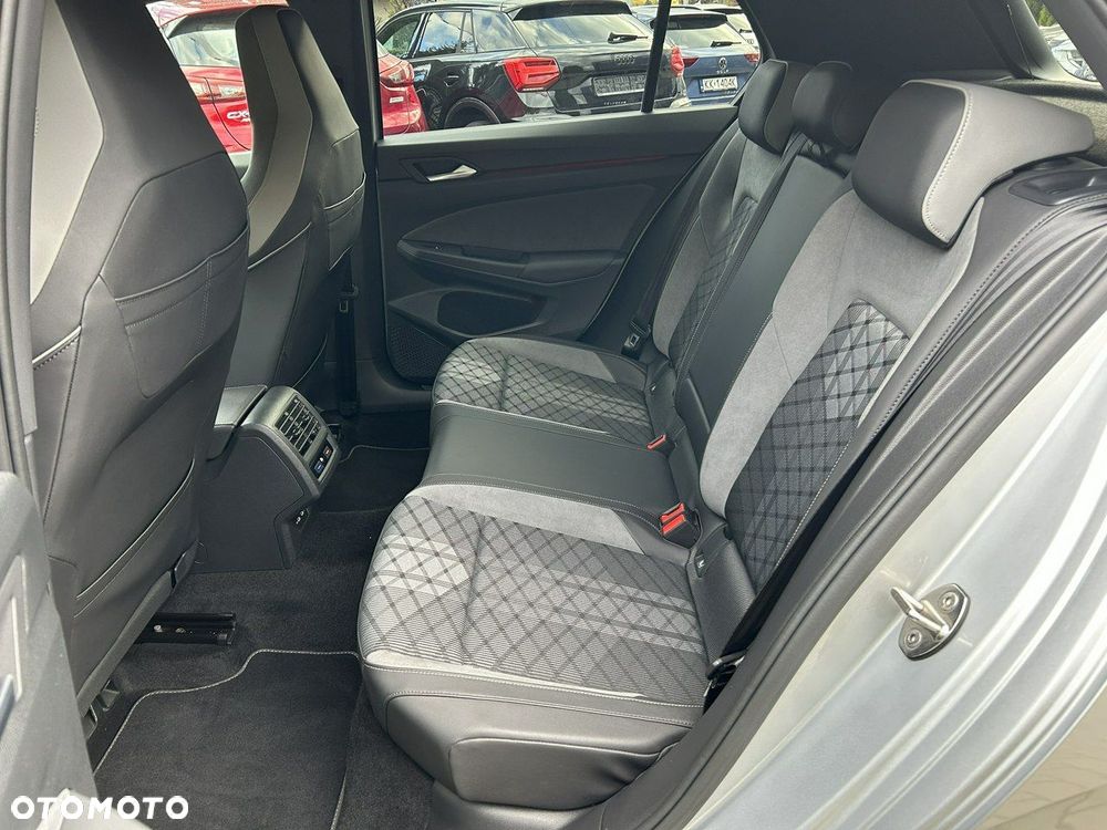 Volkswagen Golf 1.5 eTSI OPF DSG R-Line - 17