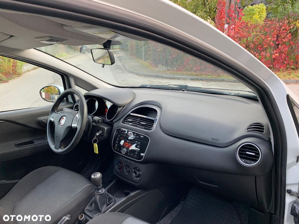 Fiat Grande Punto - 11