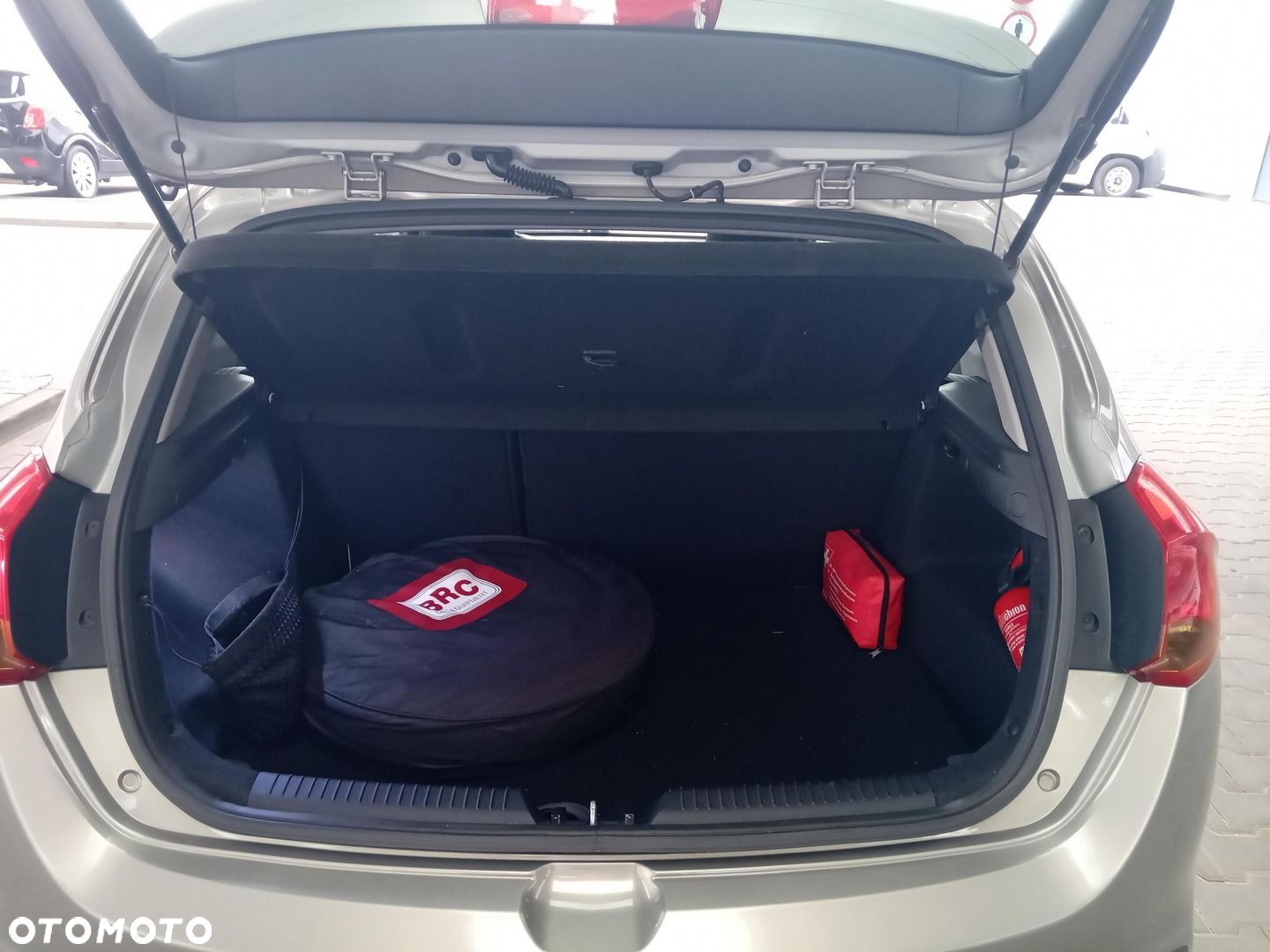 Kia Ceed - 13