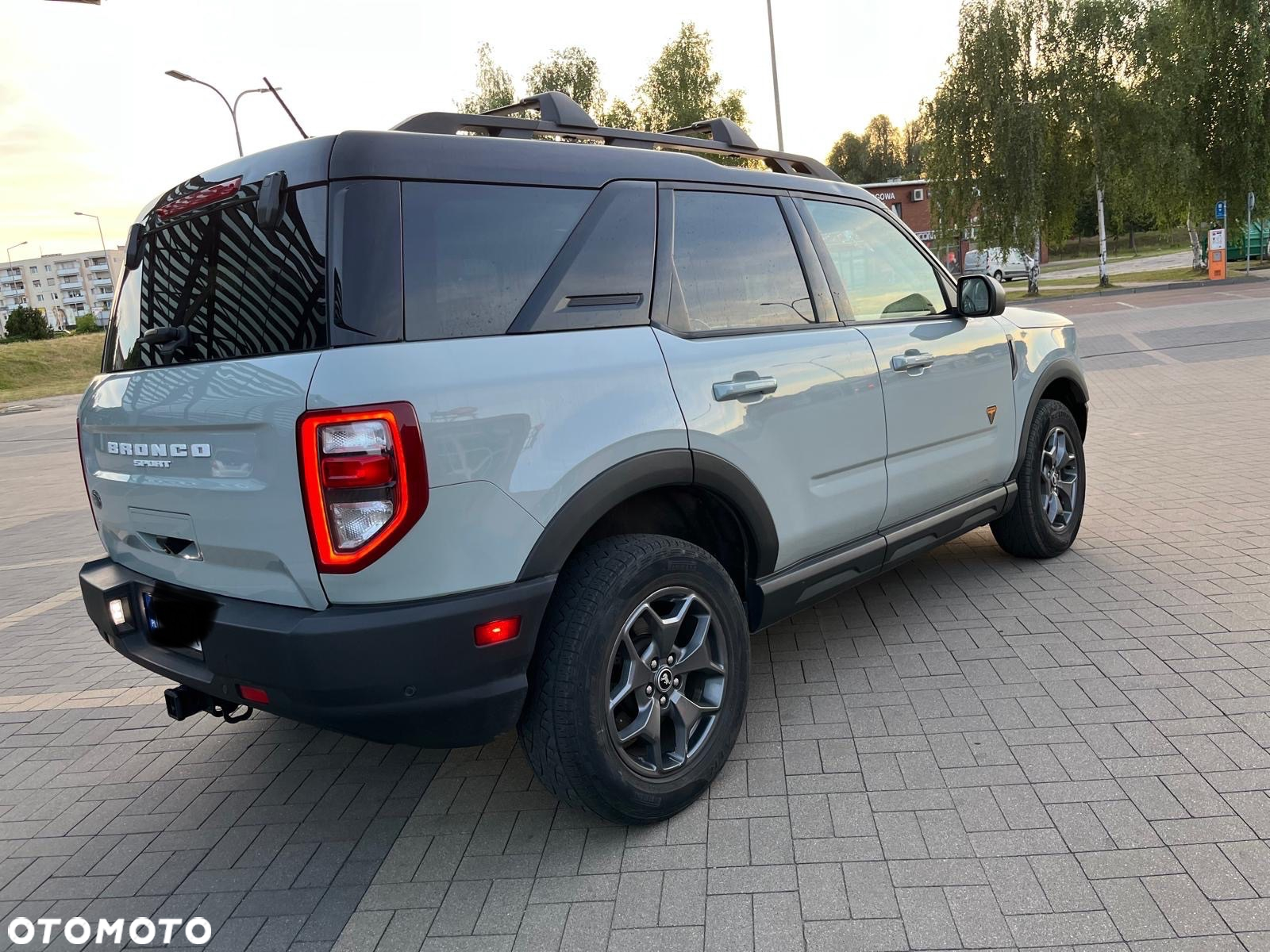 Ford Bronco - 5