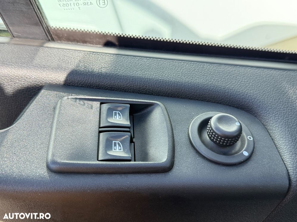 Renault Trafic Combi L1H1 8+1 Authentique - 9