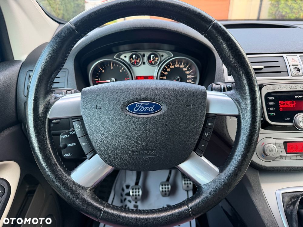 Ford Kuga 2.0 TDCi 4x4 Individual - 24
