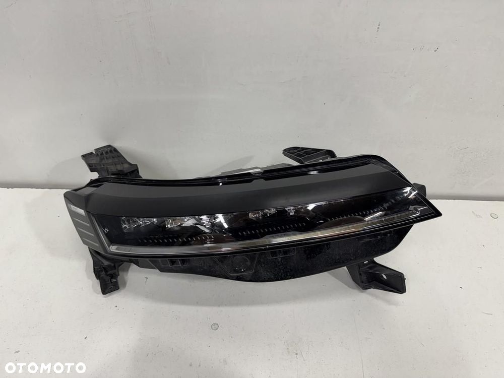 Zderzak przód Lampa led  Renault Megane e tech  260103279R - 9