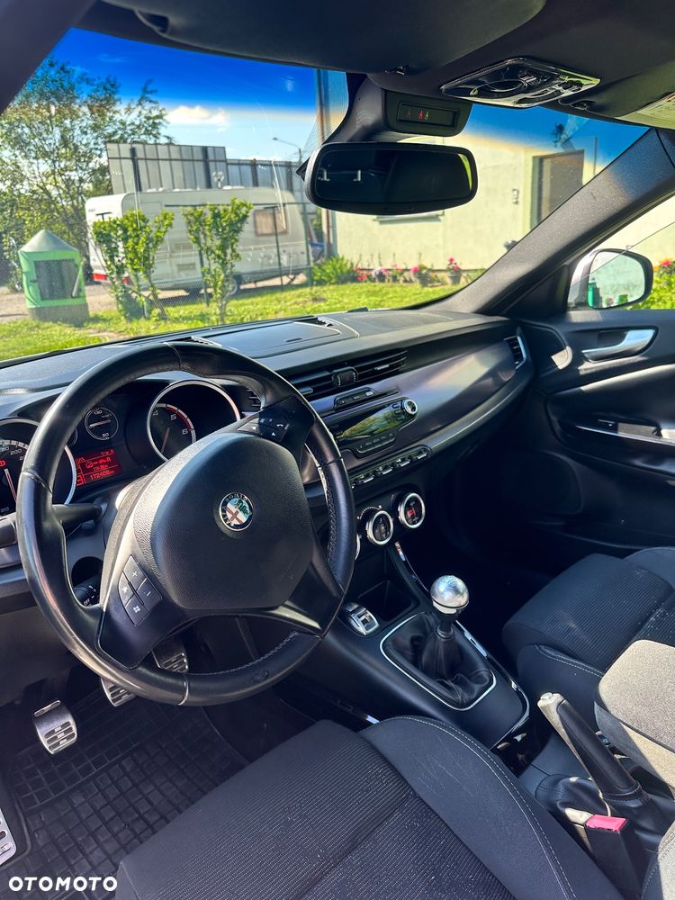 Alfa Romeo Giulietta 2.0 JTDM 16V - 10