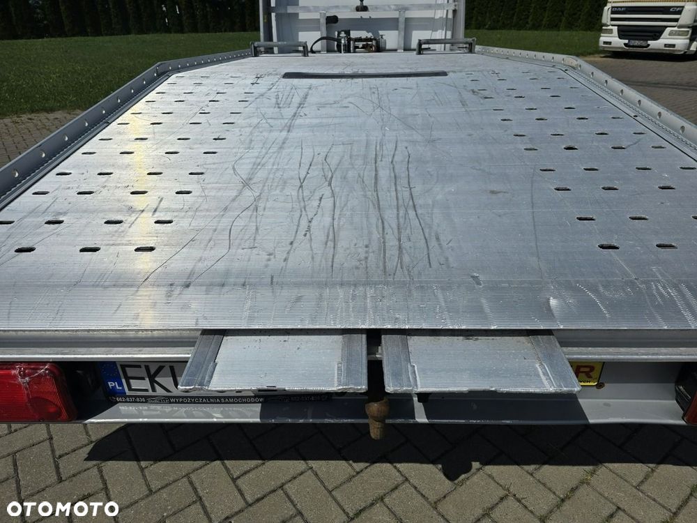 Mercedes-Benz Sprinter - 11