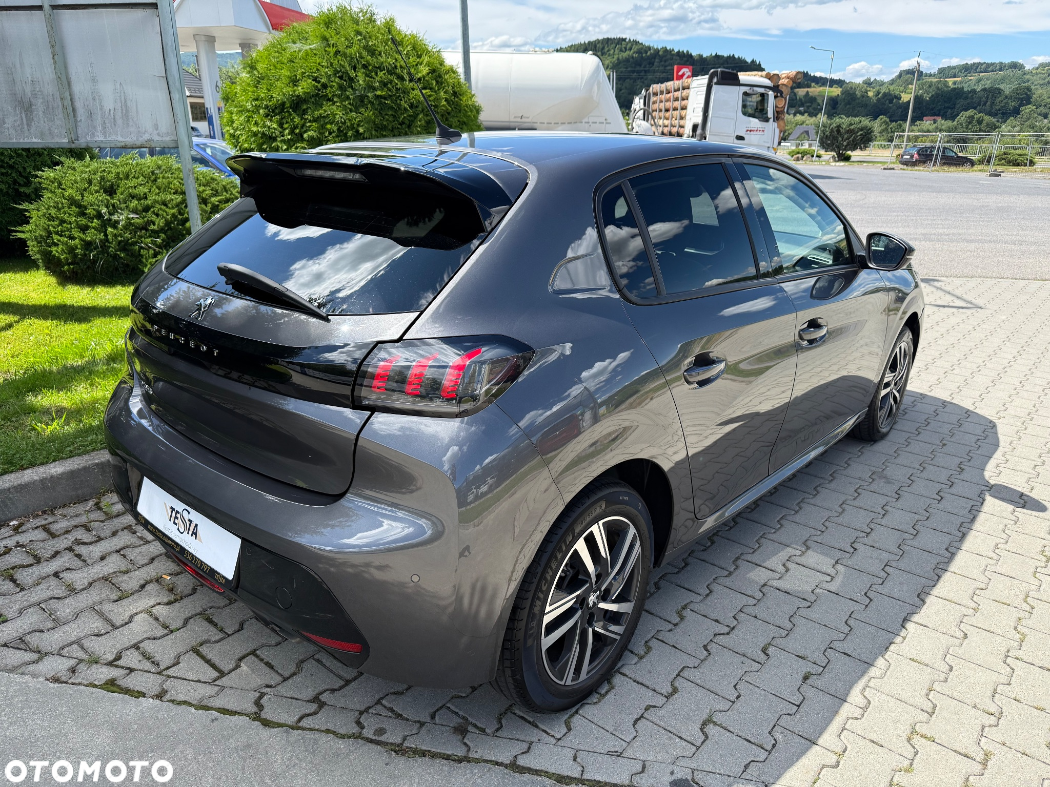 Peugeot 208 - 7