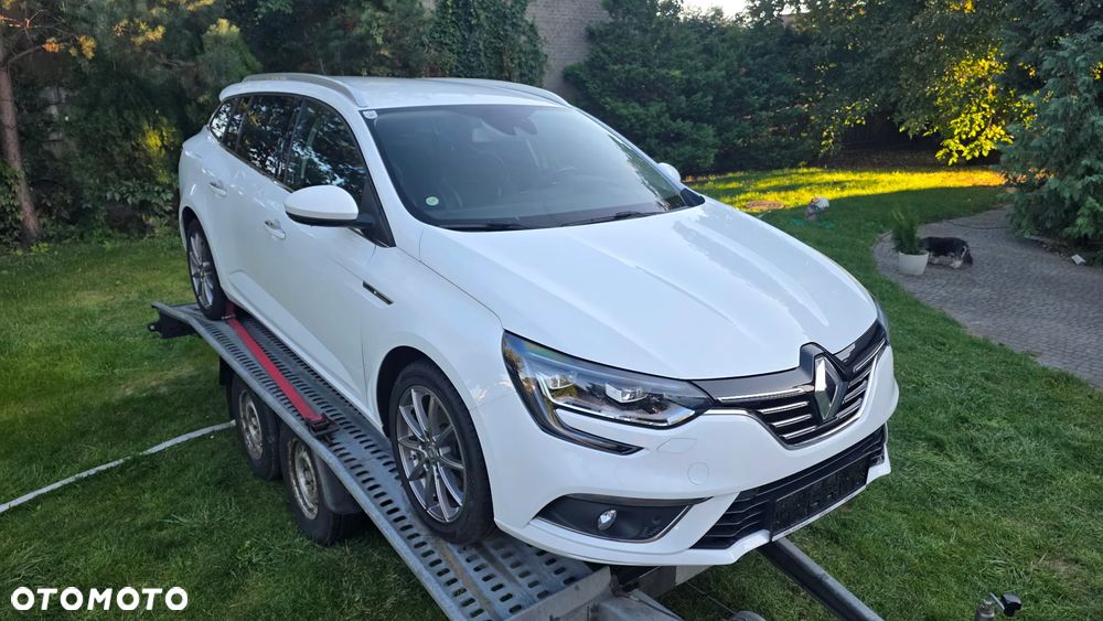 Renault Megane Grandtour ENERGY TCe 130 BOSE EDITION - 21