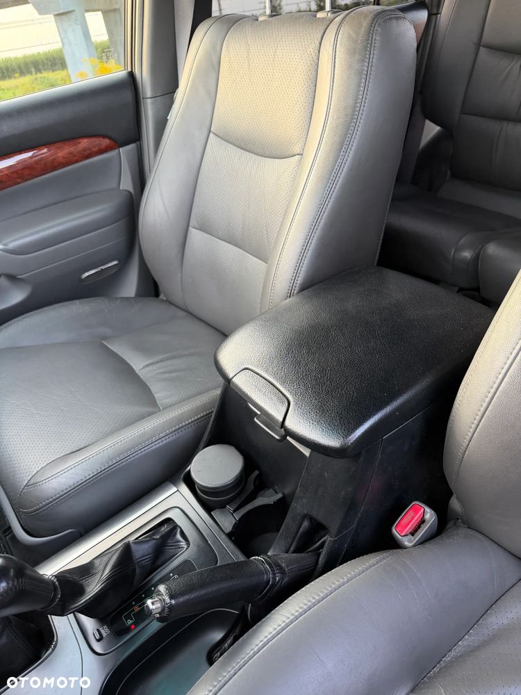 Toyota Land Cruiser - 11