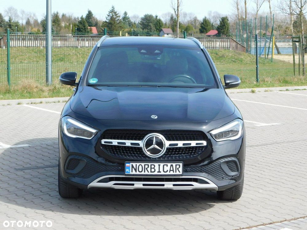 Mercedes-Benz GLA - 2