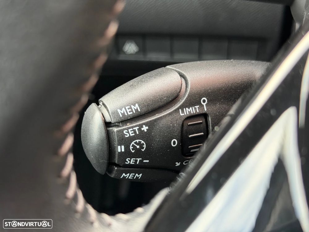 Peugeot 208 1.2 PureTech Active Pack - 8