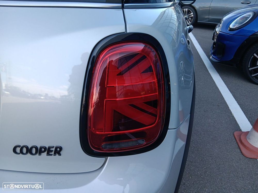 MINI 5 Portas Cooper Auto - 11