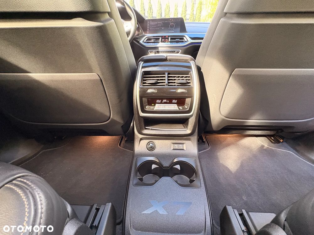 BMW X7 xDrive40i mHEV - 22