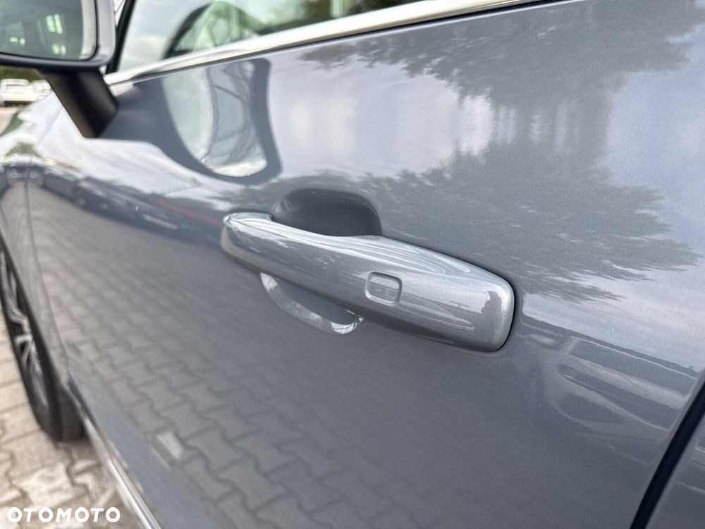 Volvo XC 60 B4 D AWD Plus Bright - 37