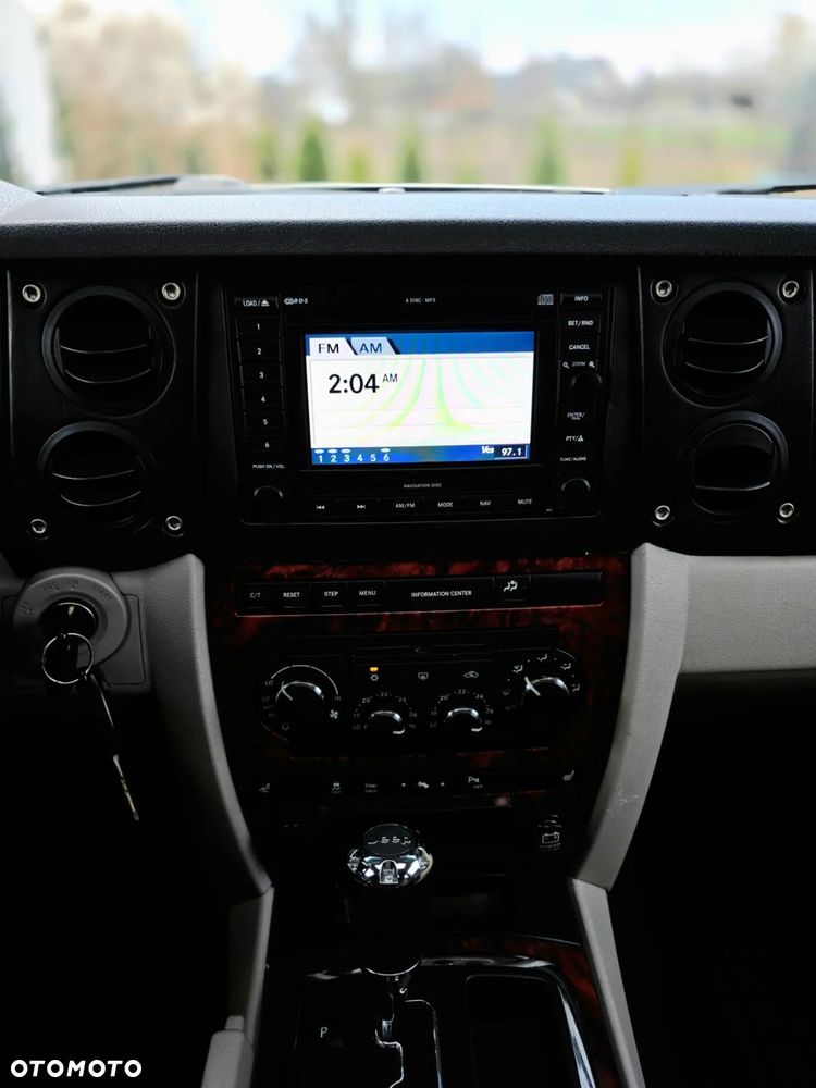 Jeep Commander 5.7 V8 HEMI Automatik Limited - 29