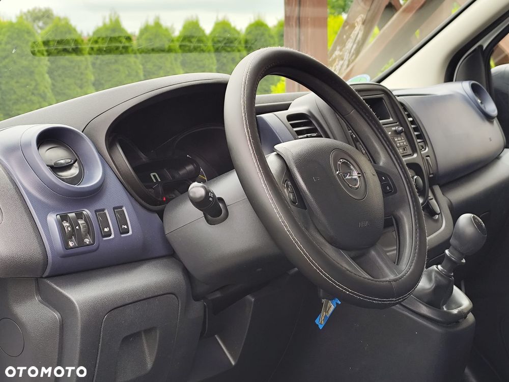 Opel Vivaro - 10