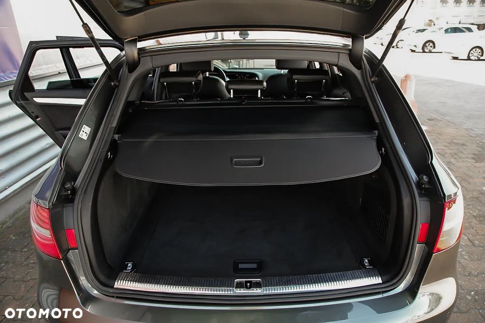 Audi A4 Avant 2.0 TDI DPF quattro S tronic S line Sportpaket - 13