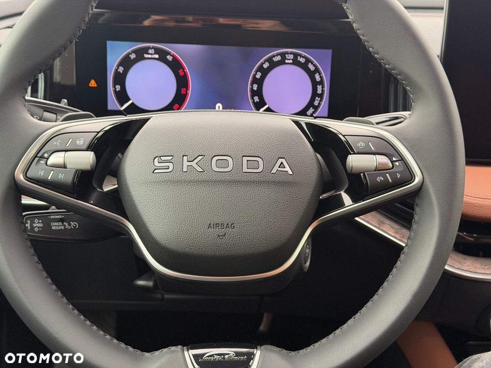 Skoda Superb 2.0 TDI SCR 4x4 L&K DSG - 16