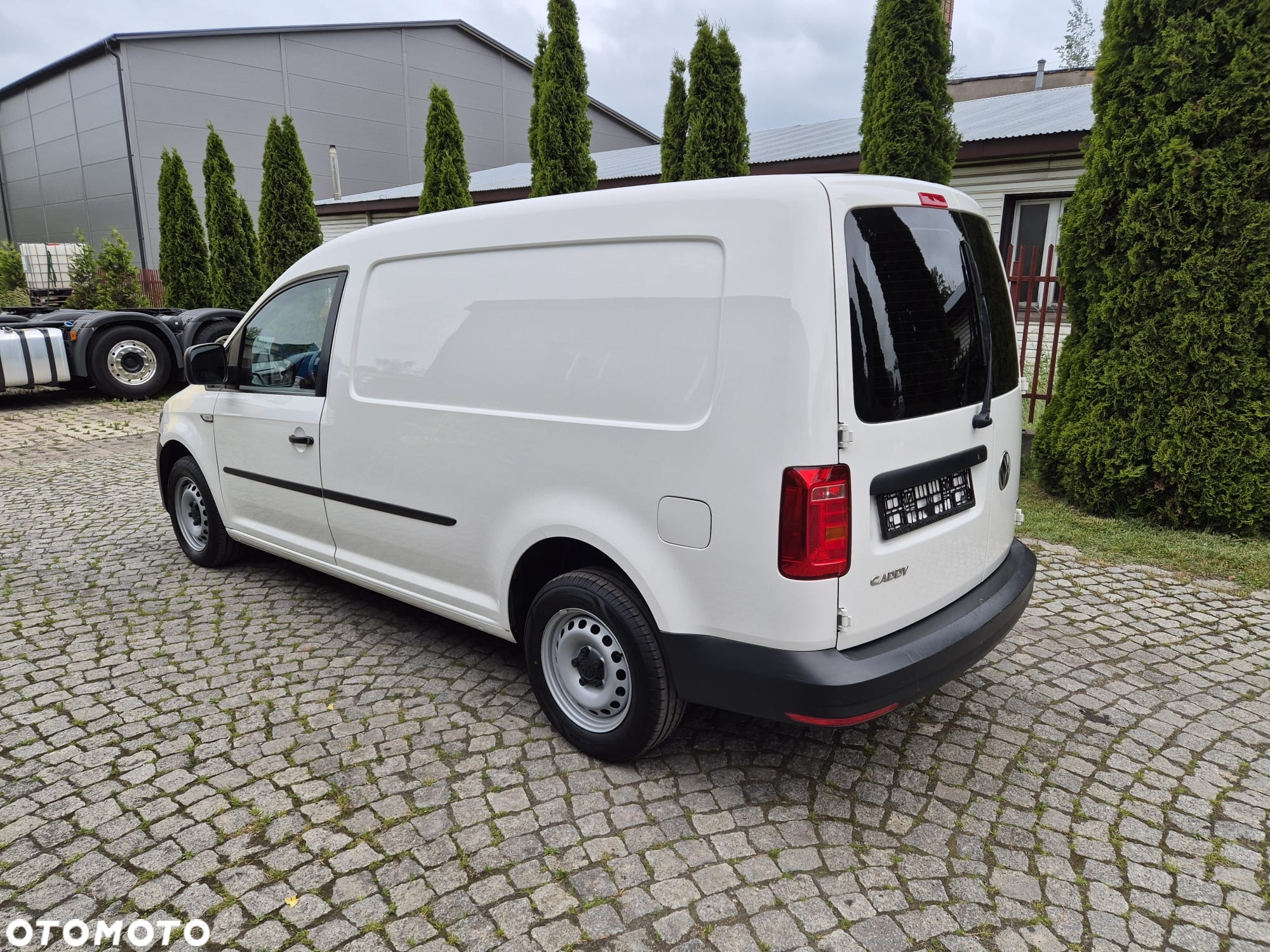 Volkswagen Caddy Maxi - 4