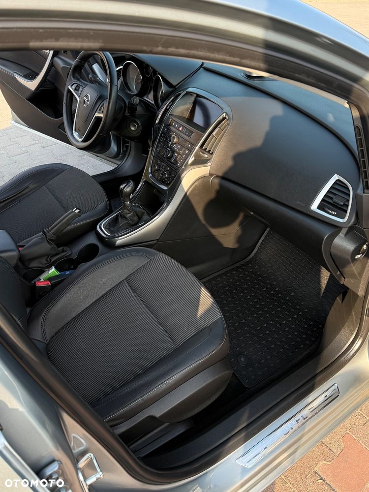 Opel Astra 1.7 CDTI DPF Cosmo - 17