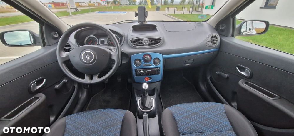 Renault Clio 1.2 16V 75 Dynamique - 10