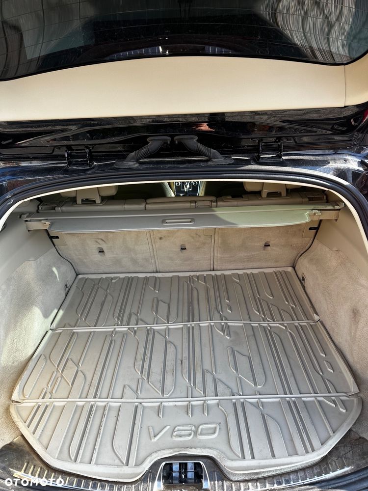 Volvo V60 T5 Drive-E Momentum - 25