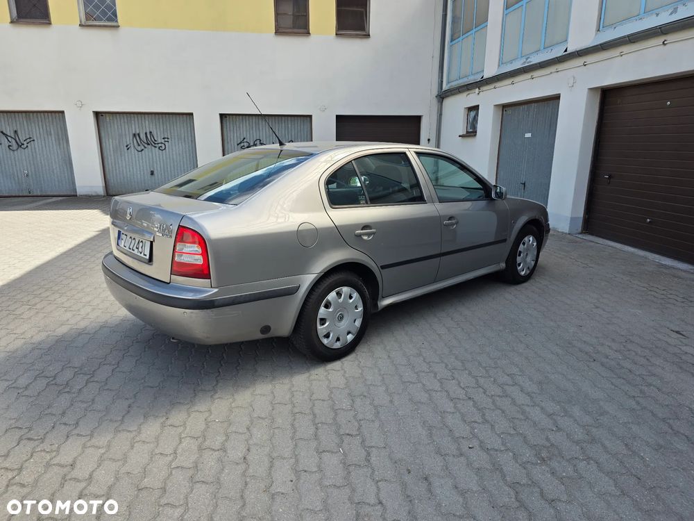 Skoda Octavia 1.6 Elegance - 6