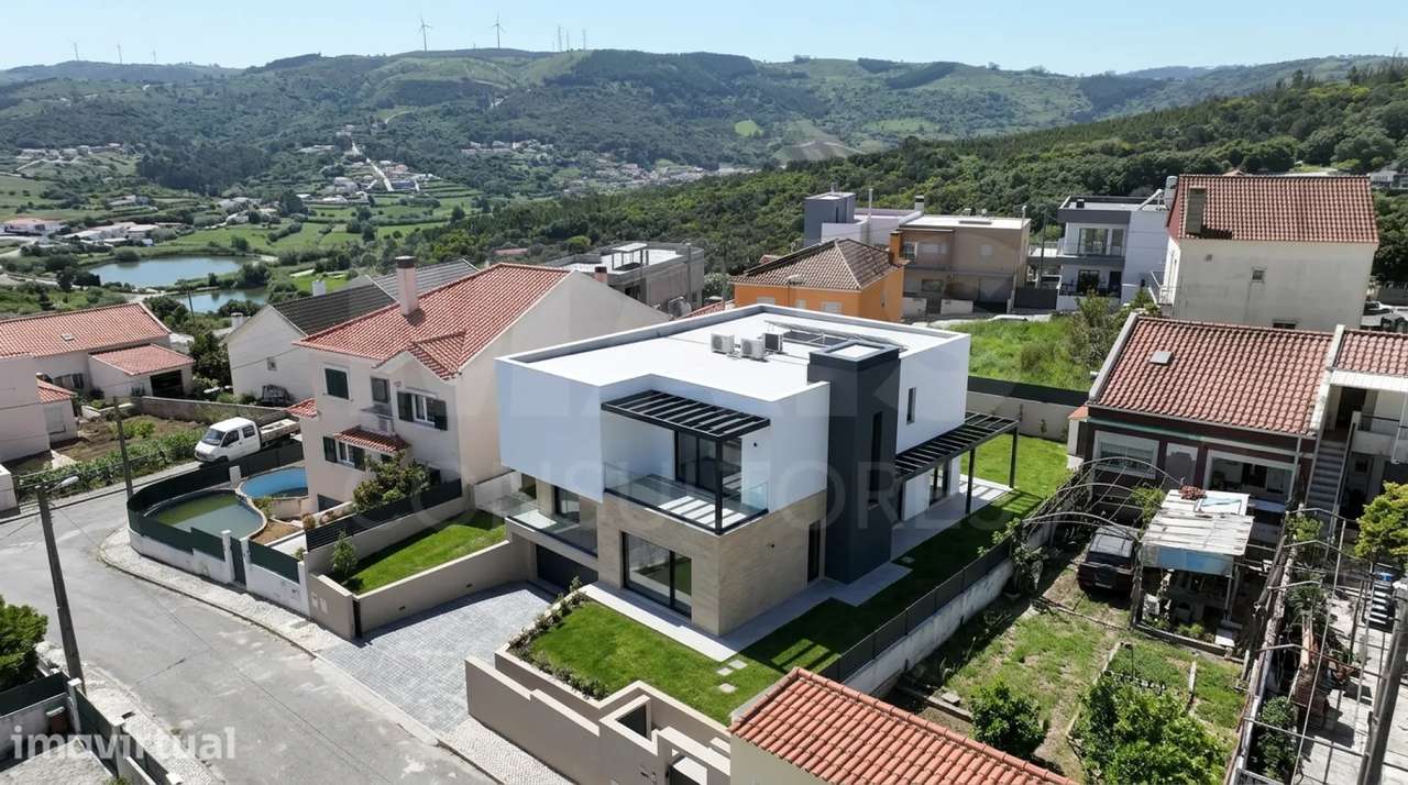 Lote Urbano com Proj. Aprovado para Moradia T3 c/ Cave, & Logra... - Grande imagem: 3/11